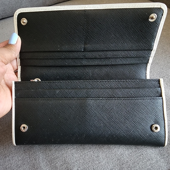 Authentic Prada sling wallet good condition - Picture 2 of 16